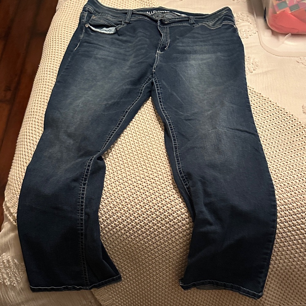 Wallflower Men's Dark Blue Relaxed Jeans